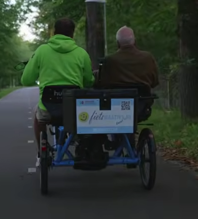 Samen fietsen met de buurman